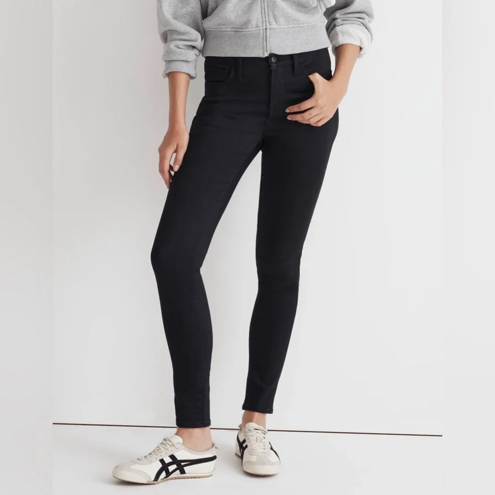 MADEWELL Mid-Rise Roadtripper Skinny Jeans in Black Wash Denim Size 28